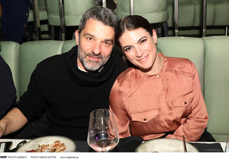 Πέτρος Λαγούτης - Μάρθα Λαμπίρη Φεντόρουφ: Αγκαλιά στα μπουζούκια το ζευγάρι