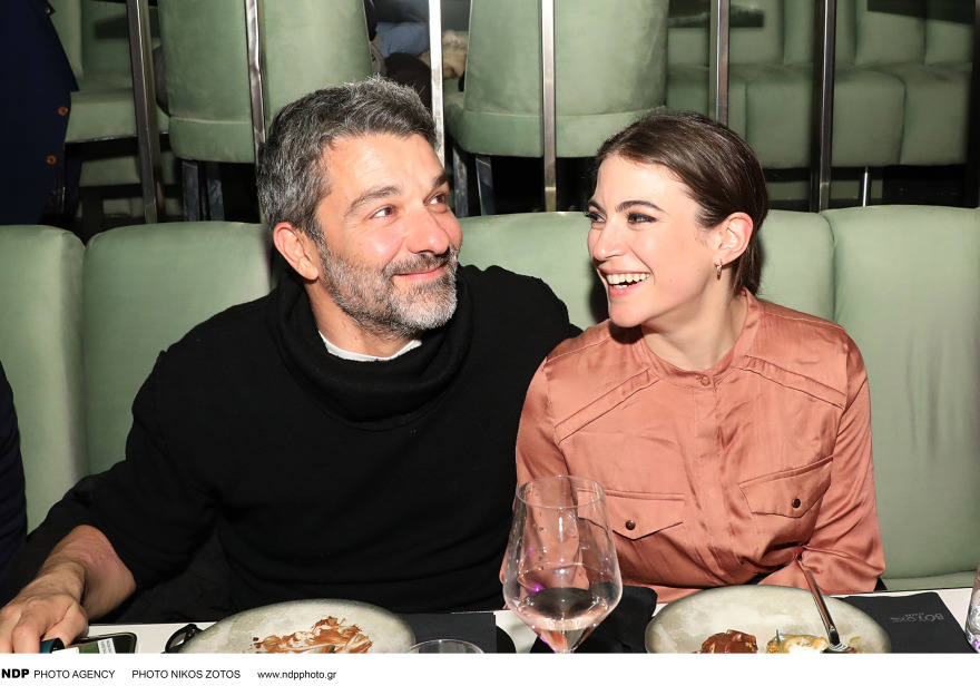 Πέτρος Λαγούτης - Μάρθα Λαμπίρη Φεντόρουφ: Αγκαλιά στα μπουζούκια το ζευγάρι