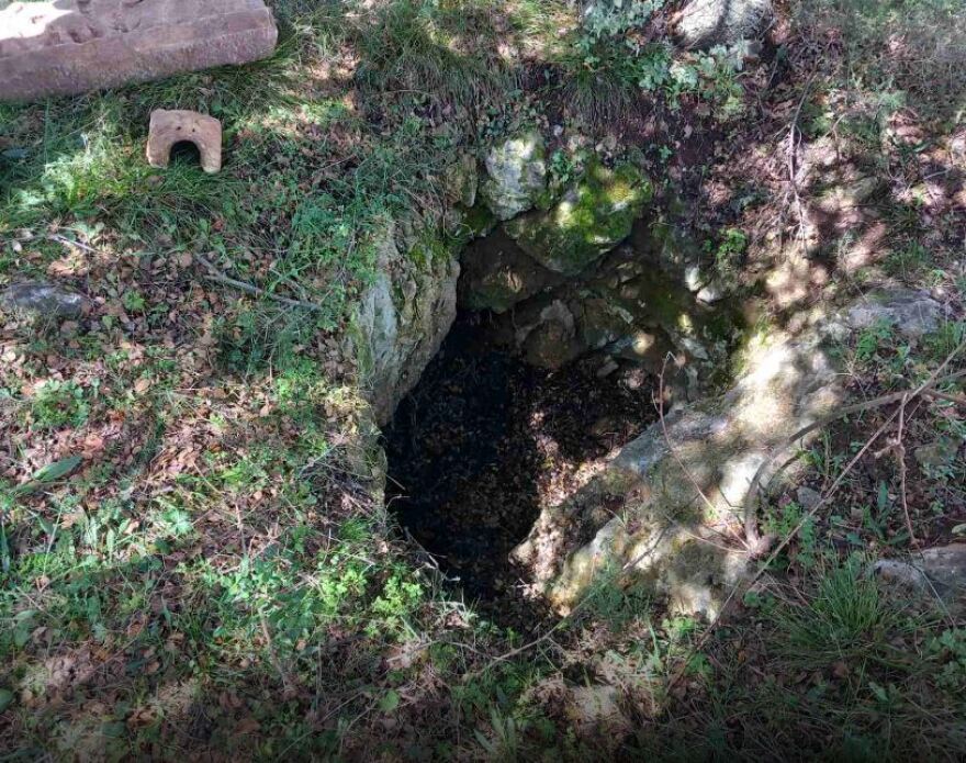 Κόρινθος: Βρέθηκαν αρχαία σε περίβολο εκκλησίας - Στο σημείο υπήρχαν ίχνη λαθρανασκαφής