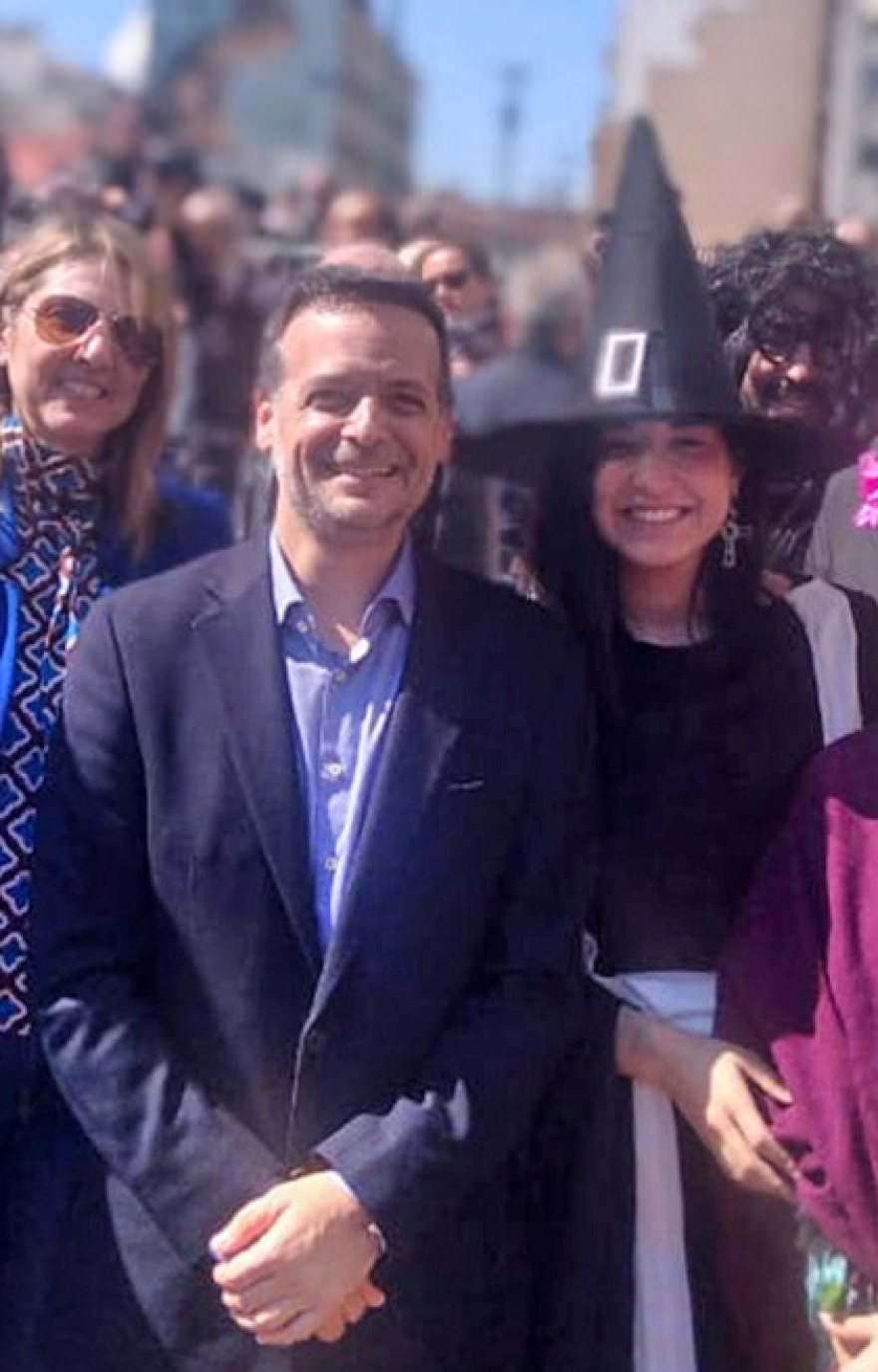 Χάρης Δούκας: Με τη σύντροφό του στη Βαρβάκειο την Τσικνοπέμπτη - Δείτε φωτογραφίες