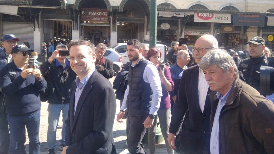 Χάρης Δούκας: Με τη σύντροφό του στη Βαρβάκειο την Τσικνοπέμπτη - Δείτε φωτογραφίες