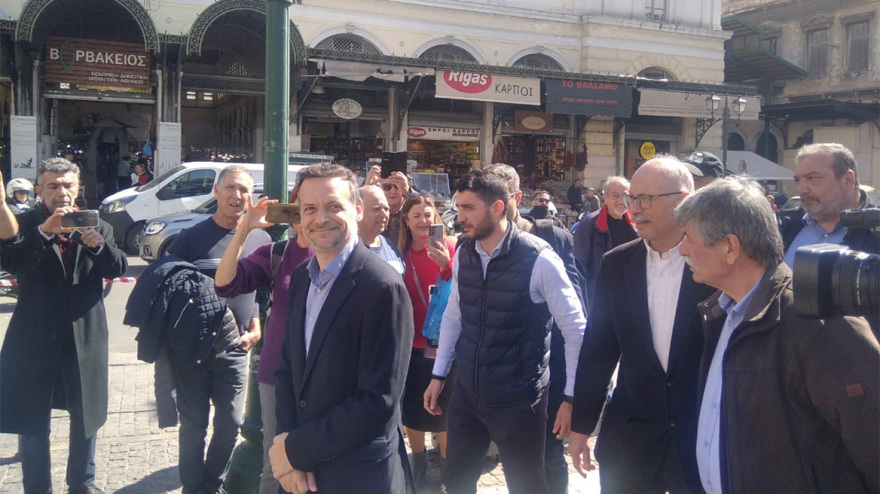 Χάρης Δούκας: Με τη σύντροφό του στη Βαρβάκειο την Τσικνοπέμπτη - Δείτε φωτογραφίες