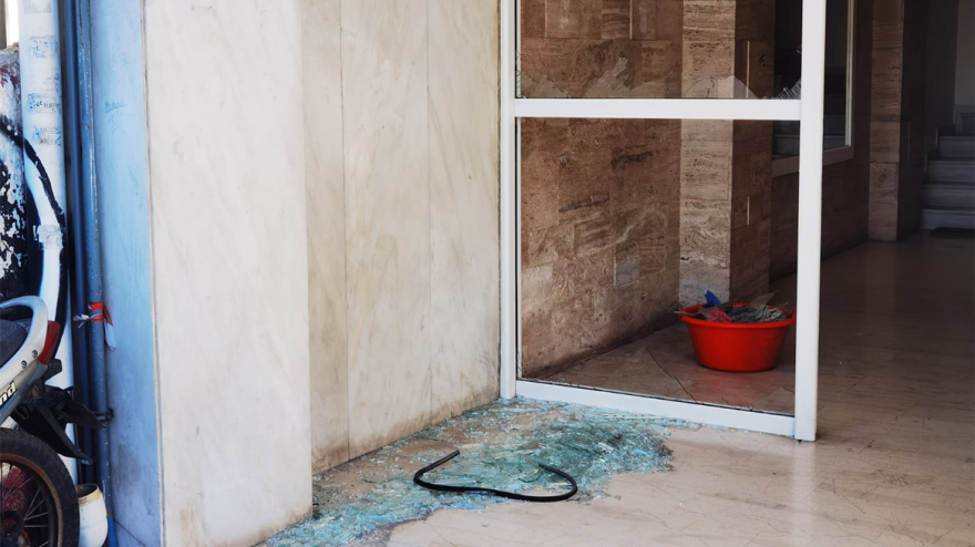 Βομβιστική επίθεση σε βενζινάδικο στον Πειραιά: Νονοί της νύχτας πίσω από την έκρηξη - Πού στρέφονται οι έρευνες των Αρχών