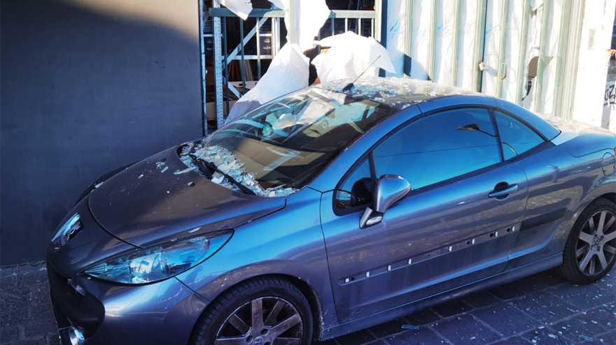 Βομβιστική επίθεση σε βενζινάδικο στον Πειραιά: Νονοί της νύχτας πίσω από την έκρηξη - Πού στρέφονται οι έρευνες των Αρχών