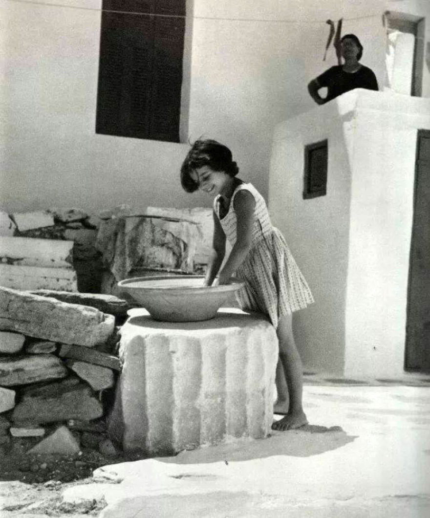 Όταν τα κορίτσια ήταν παιδιά ενός κατώτερου Θεού