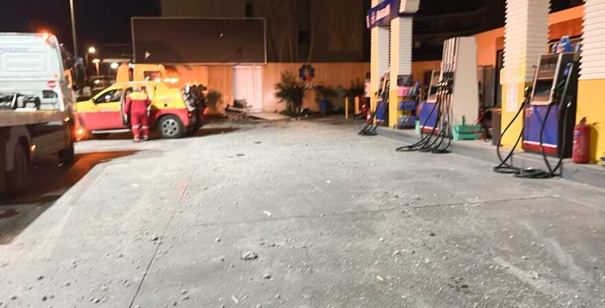 Βομβιστική επίθεση σε βενζινάδικο στον Πειραιά: Νονοί της νύχτας πίσω από την έκρηξη - Πού στρέφονται οι έρευνες των Αρχών