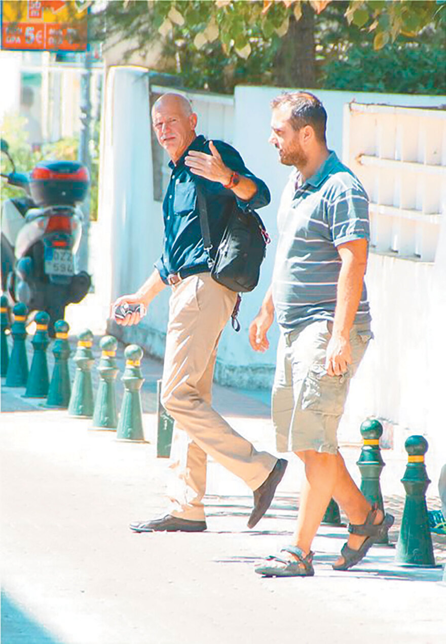 Η περιπέτεια του Ανδρέα Γ. Παπανδρέου, από τη μελισσοκομία, στον Εθνικό Κήπο ως την επιστροφή στην Κρήτη