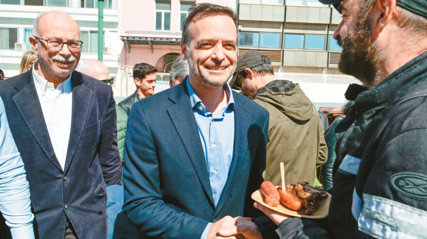 Η περιπέτεια του Ανδρέα Γ. Παπανδρέου, από τη μελισσοκομία, στον Εθνικό Κήπο ως την επιστροφή στην Κρήτη