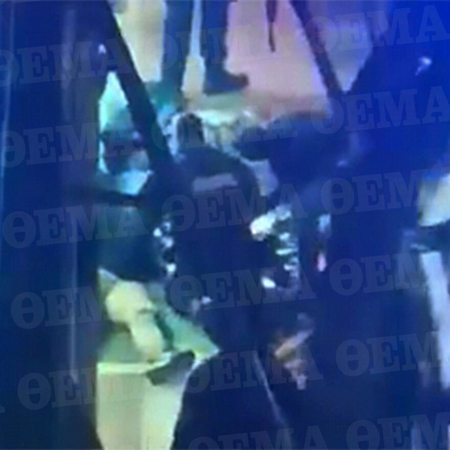 Άγιος Παντελεήμονας: Η στιγμή του πυροβολισμού - Ο Ιρανός πέφτει στο έδαφος