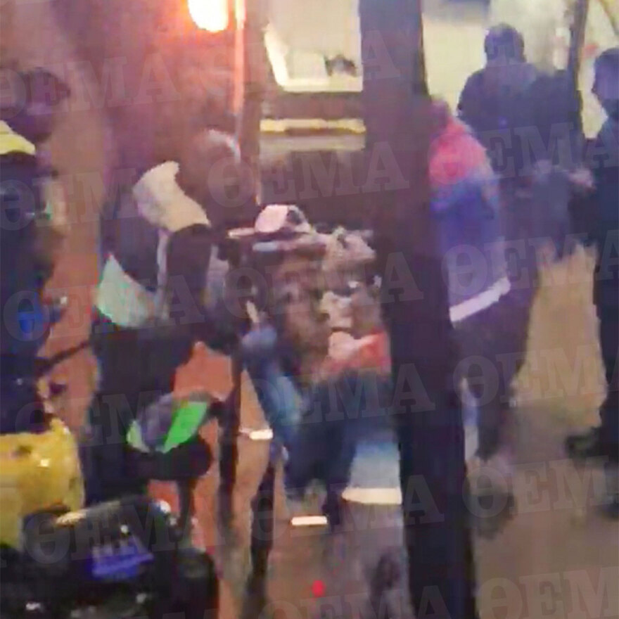 Άγιος Παντελεήμονας: Η στιγμή του πυροβολισμού - Ο Ιρανός πέφτει στο έδαφος