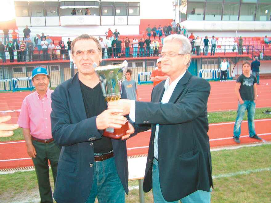 Η ζωή εκδικείται - Στο σφυρί η μεγαλύτερη εισπρακτική εταιρεία