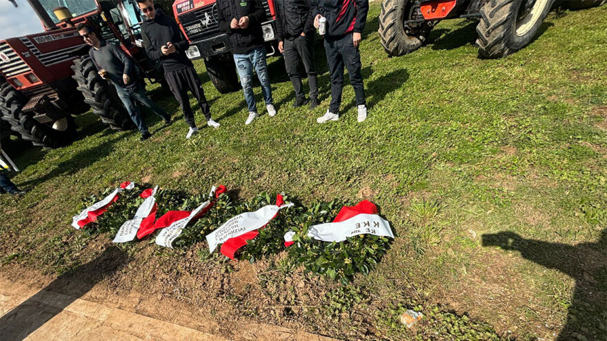 Στο μνημείο του Κιλελέρ οι αγρότες - «Φτάνουν τα λόγια, πρέπει να περάσουμε σε έργα»