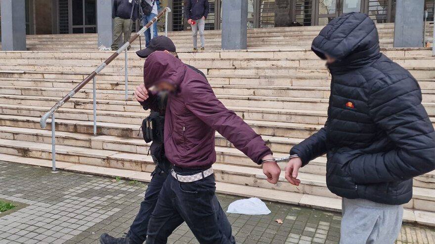 Διώξεις στους συλληφθέντες για την ομοφοβική επίθεση στην πλατεία Αριστοτέλους