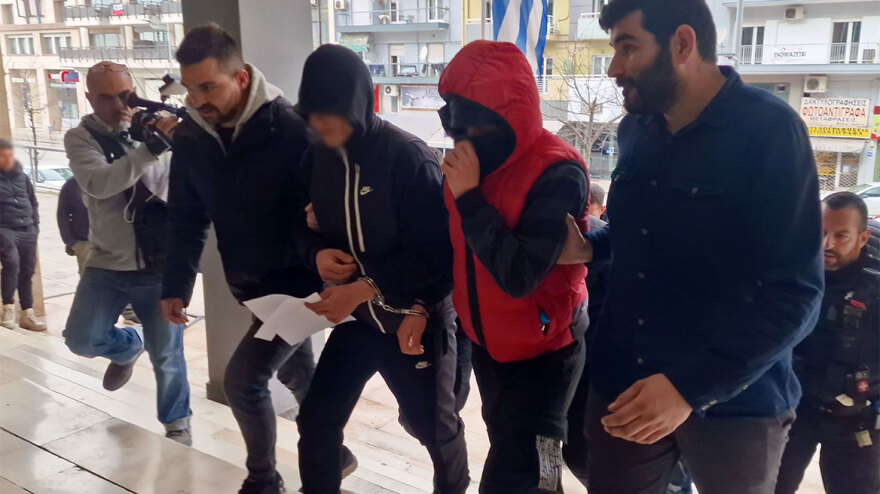 Θεσσαλονίκη: Στον εισαγγελέα οι συλληφθέντες που επιτέθηκαν σε δύο τρανς στην πλατεία Αριστοτέλους