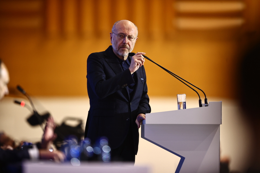 Η ομιλία Μητσοτάκη στο προσυνέδριο της Νέας Δημοκρατίας: «Μετωπική η αντιπαράθεση στις ευρωκάλπες»