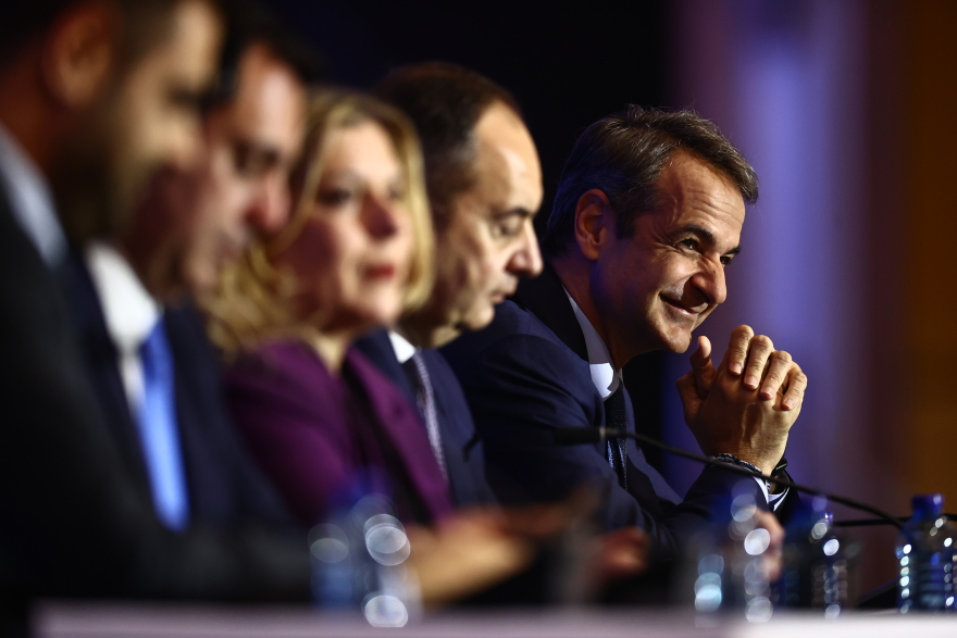 Η ομιλία Μητσοτάκη στο προσυνέδριο της Νέας Δημοκρατίας: «Μετωπική η αντιπαράθεση στις ευρωκάλπες»