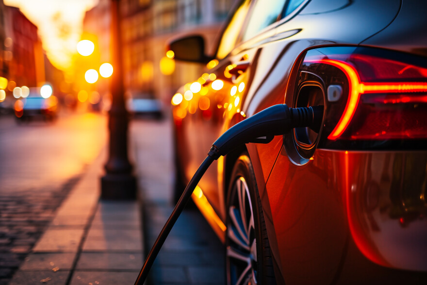 Πρόγραμμα «Κινούμαι Ηλεκτρικά»: Κίνητρα για ηλεκτρικά αυτοκίνητα και φορτιστές