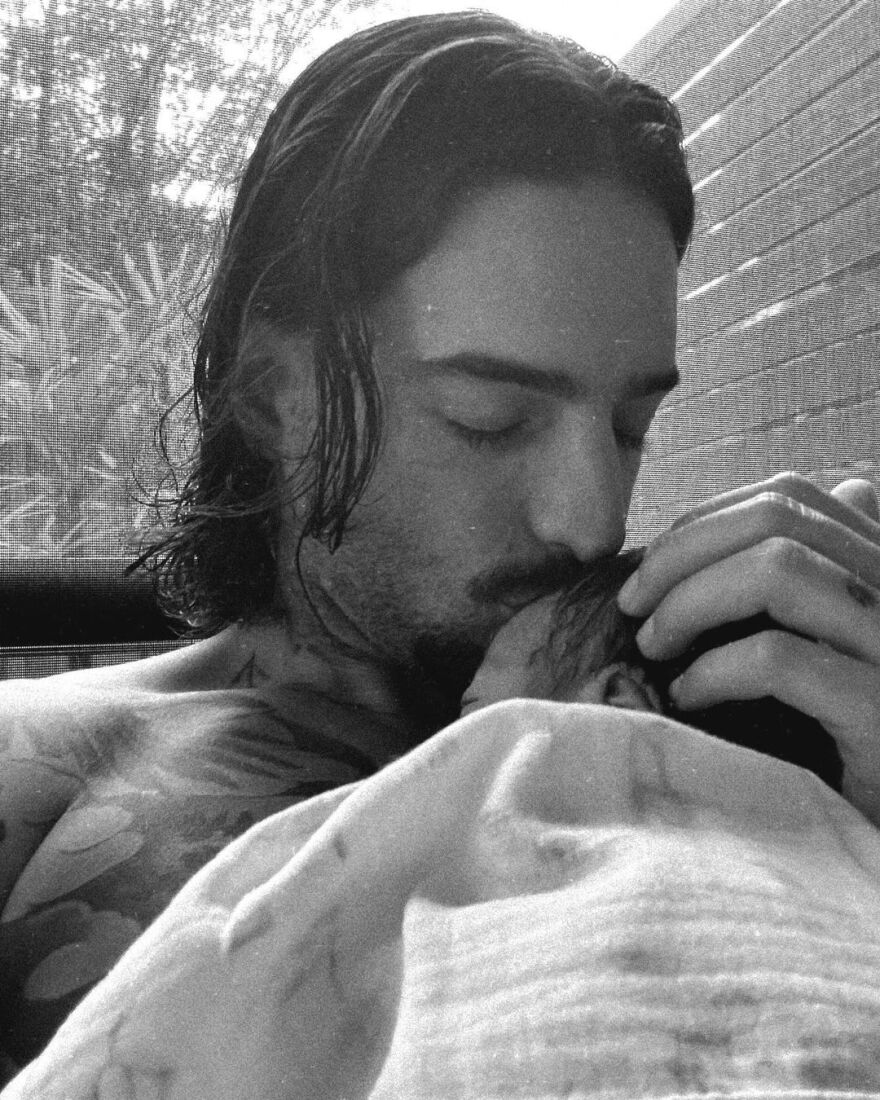 Μαλούμα: Οι τρυφερές φωτογραφίες με τη Σουσάνα Γκόμεζ και τη 2 μηνών κόρη τους