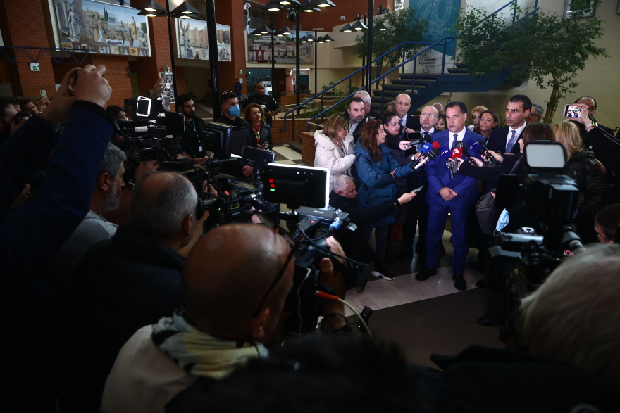 Θεσσαλονίκη: Στο πρώτο απογευματινό χειρουργείο ο Άδωνις Γεωργιάδης - Βίντεο και φωτογραφίες