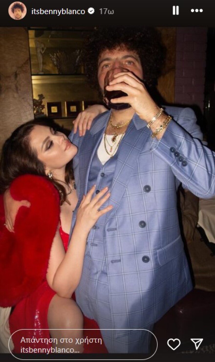 Σελένα Γκόμεζ: Γιόρτασε τα γενέθλια του Μπένι Μπλάνκο με κόκκινο φόρεμα και γούνα