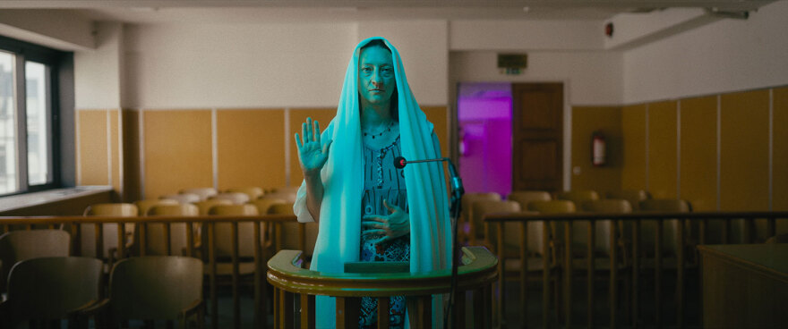 «Αδέσποτα Κορμιά»: Το πολυσυζητημένο ντοκιμαντέρ της Ελίνας Ψύκου που προκαλεί αντιδράσεις