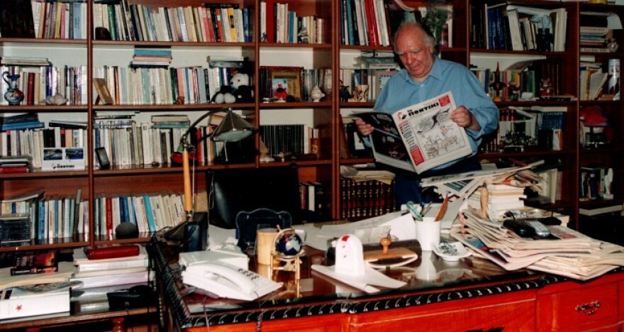 Κώστας Παπαϊωάννου: «Χαρτιά έχεις;» - Δημοσιογραφία μιας άλλης εποχής