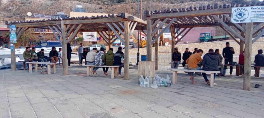 Κρήτη: Στις κατασκηνώσεις του Καλαθά Χανίων μεταφέρθηκαν 67 μετανάστες - Συνελήφθη Αιγύπτιος για διακίνηση 