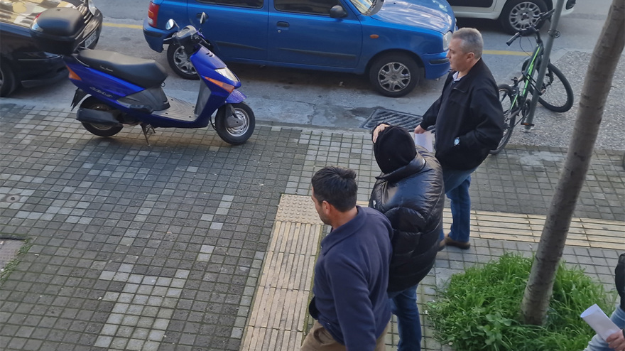 Θεσσαλονίκη: Συγγνώμη από τον μάγειρα που μαχαίρωσε επειδή δεν του άρεσε το κοντοσούβλι ζητά ο 55χρονος