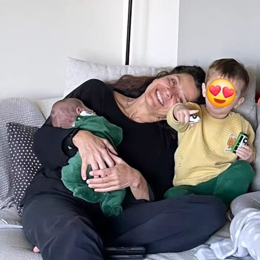 Πόπη Τσαπανίδου: Ανέβασε φωτογραφία με το δεύτερο εγγόνι της 