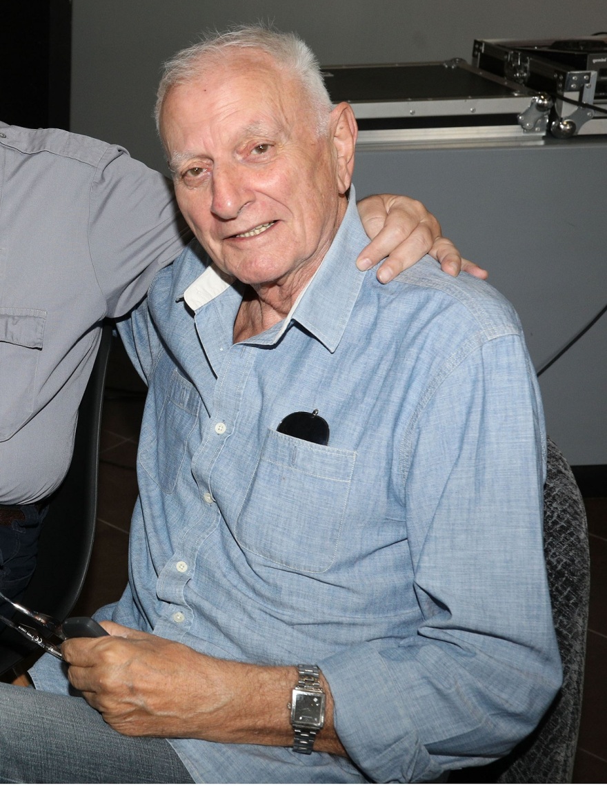 Η σύζυγος του Κώστα Χαρδαβέλλα αποκάλυψε: Έχει χάσει τη φωνή του, έχει βυθιστεί στη σιωπή