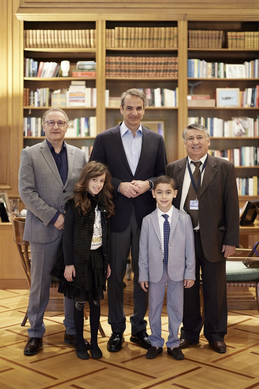 Όταν ο μικρός Μάξιμος συνάντησε τον Κυριάκο Μητσοτάκη στο Μαξίμου - Δείτε φωτογραφίες