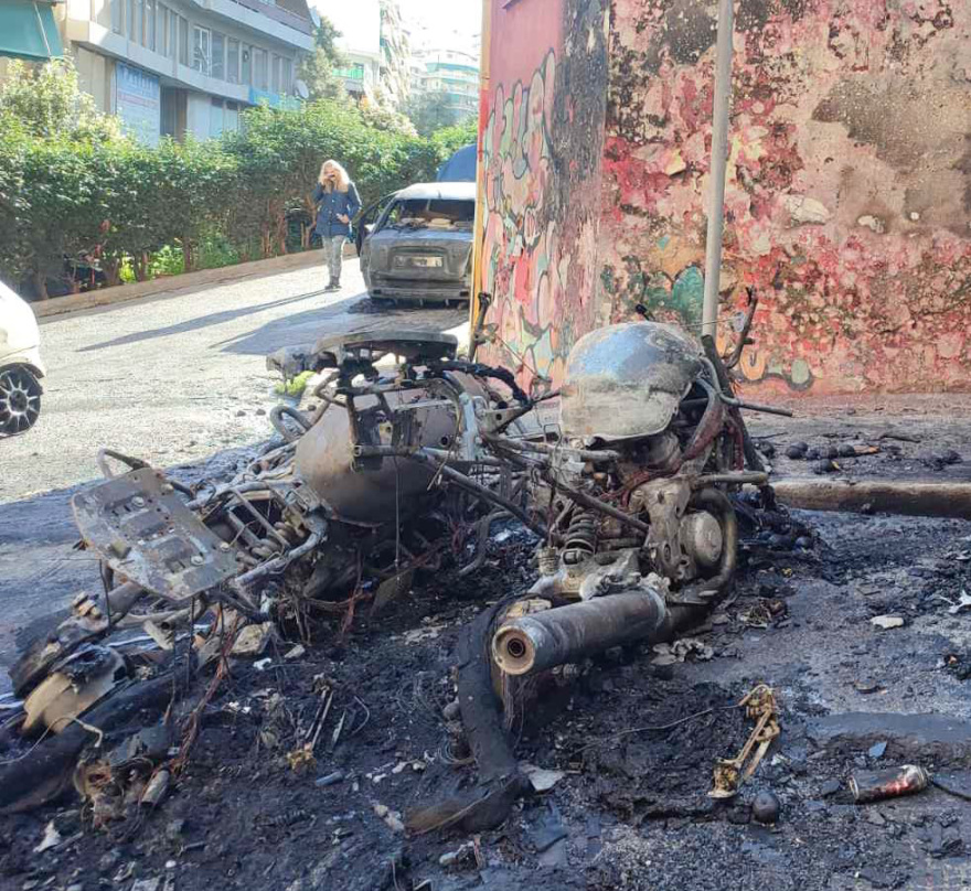 Ζωγράφου: «Θα μπορούσαν να υπάρξουν θύματα» - Μαρτυρία για τον εμπρησμό  μπροστά σε σχολείο με ορμητήριο την Πανεπιστημιούπολη