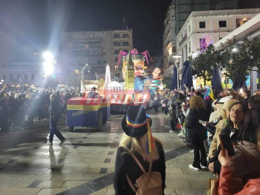 Πατρινό Καρναβάλι 2024: Τα άρματα ξεχύθηκαν στους δρόμους για την παρέλαση