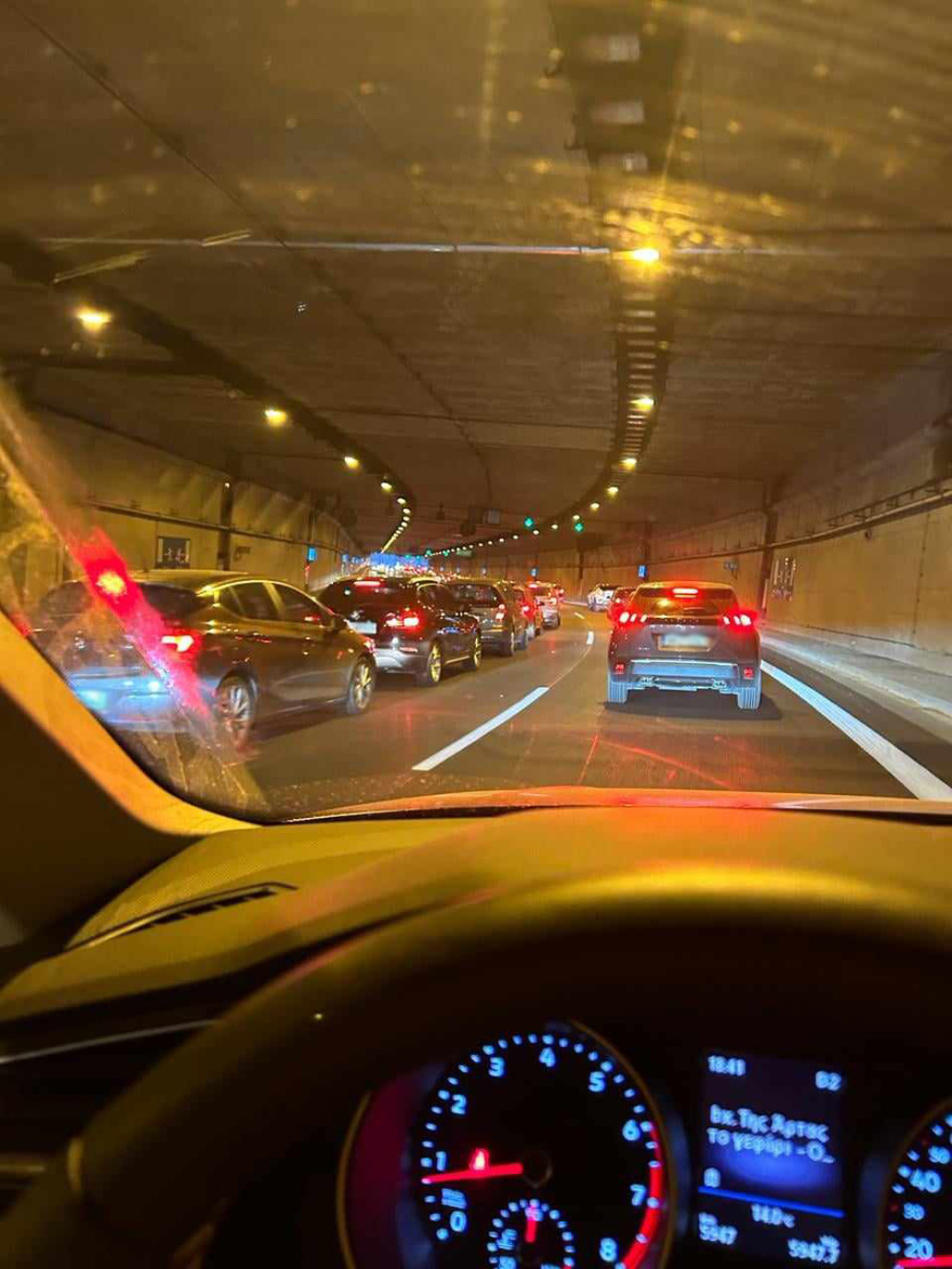 Καθαρά Δευτέρα: Φεύγουν οι εκδρομείς του τριημέρου - Μποτιλιάρισμα στον Κηφισό, στο «κόκκινο» η Αττική Οδός