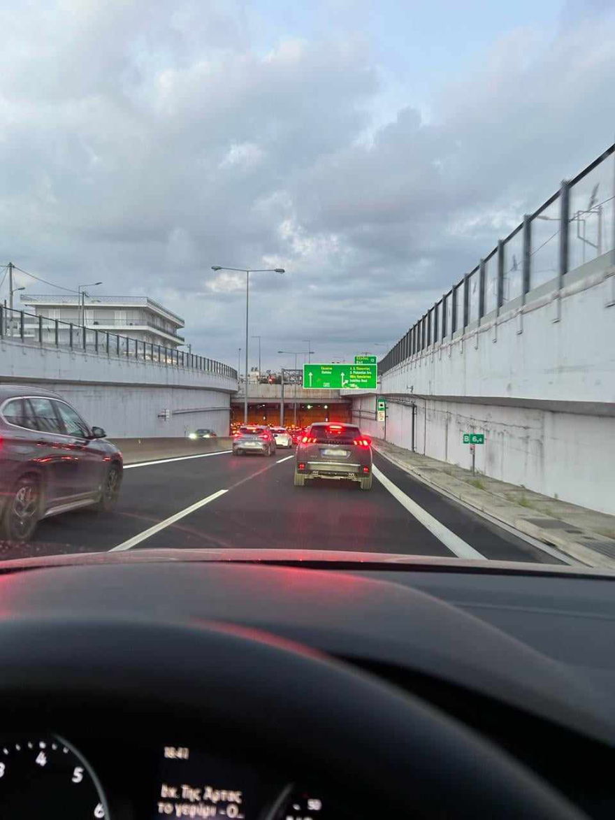 Καθαρά Δευτέρα: Φεύγουν οι εκδρομείς του τριημέρου - Μποτιλιάρισμα στον Κηφισό, στο «κόκκινο» η Αττική Οδός