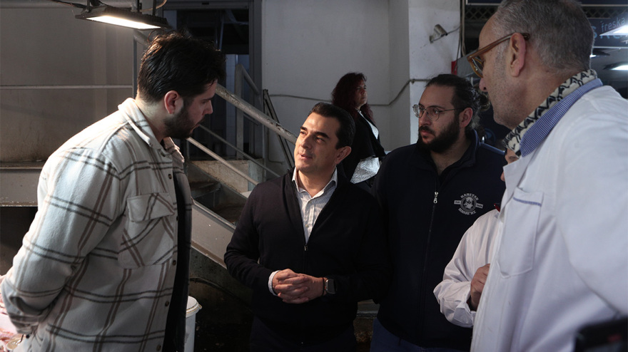 Αυτοψία Σκρέκα στη Βαρβάκειο αγορά - «Υπάρχουν προϊόντα για όλα τα βαλάντια»