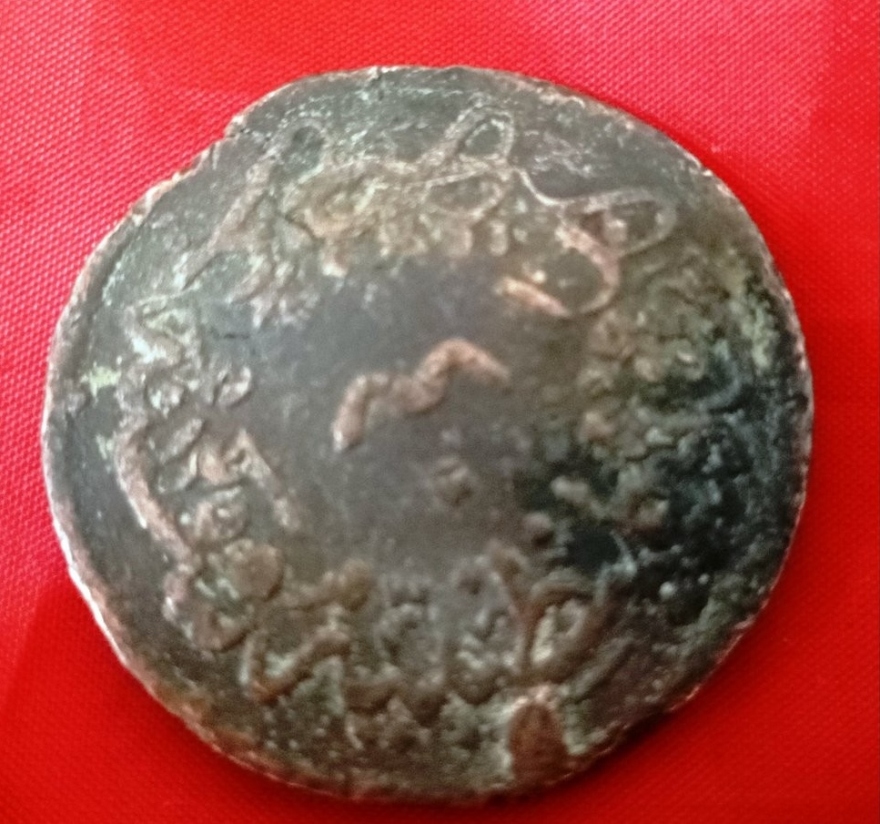 Θεσσαλονίκη: Συνελήφθη αρχαιοκάπηλος που βρέθηκαν σπίτι του αγιογραφία, βυζαντινό δαχτυλίδι και νομίσματα