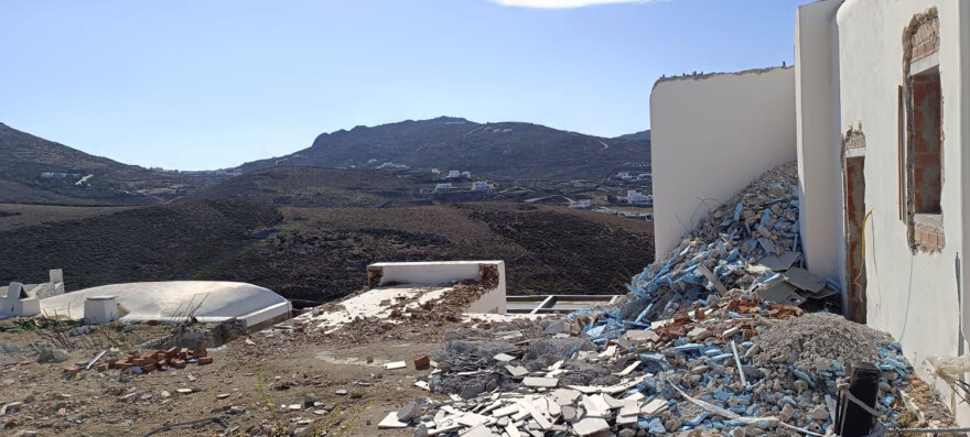 Οι... φαραωνικές επεκτάσεις και η ιστορία της βίλας του Λάκη Γαβαλά στη Μύκονο 