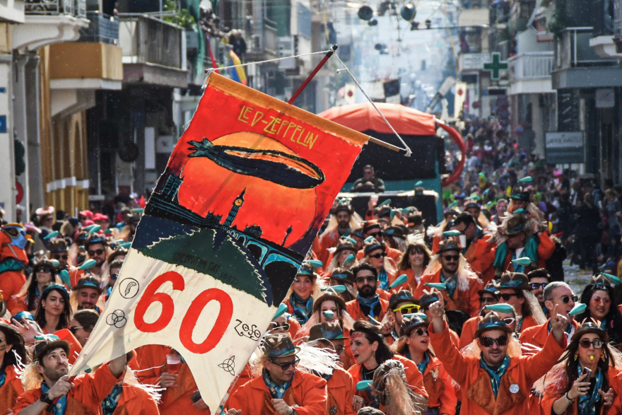 Έκαψαν τον καρνάβαλο στην Πάτρα - Περισσότεροι από 60 χιλιάδες πολίτες πήραν μέρος στις εκδηλώσεις