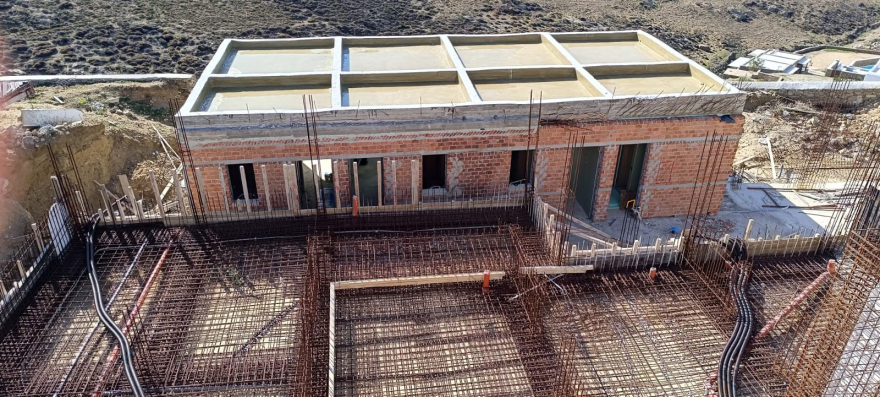 Οι... φαραωνικές επεκτάσεις και η ιστορία της βίλας του Λάκη Γαβαλά στη Μύκονο 