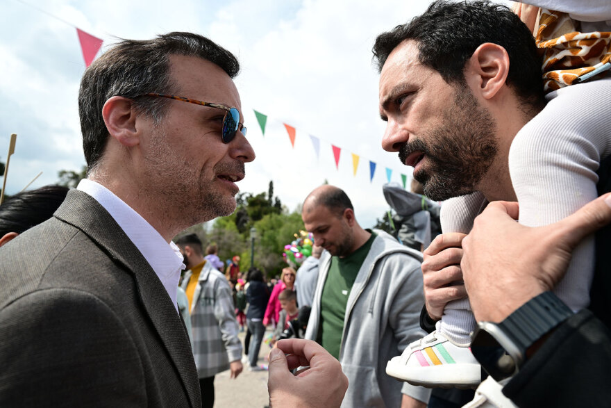 Πάτρα: Δείτε  τη μεγάλη παρέλαση για το Καρναβάλι - Σε καρναβαλικό ρυθμό όλη η χώρα