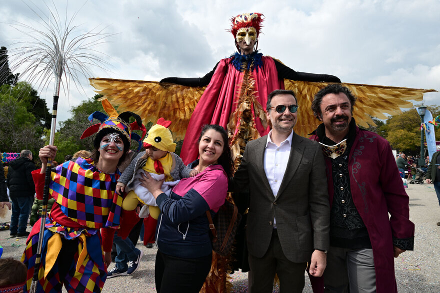 Πάτρα: Δείτε  τη μεγάλη παρέλαση για το Καρναβάλι - Σε καρναβαλικό ρυθμό όλη η χώρα