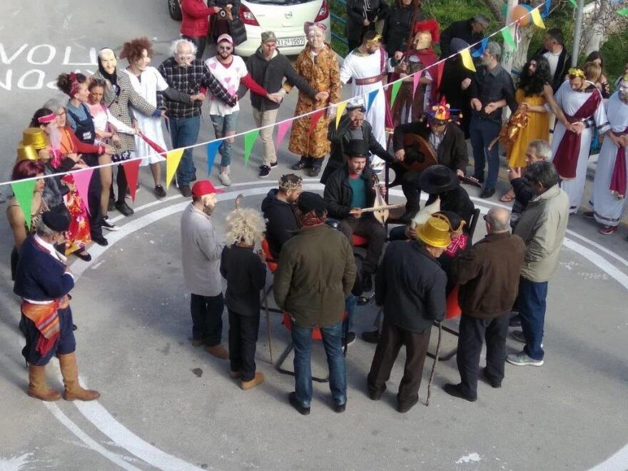 Κάρπαθος: Αναβιώνει ξανά το έθιμο «Πιπέρι» και το λαϊκό δικαστήριο ανήθικων πράξεων