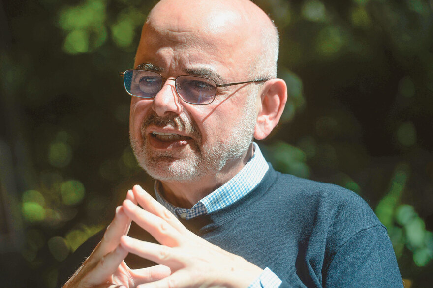 Λευτέρης Τσουκαλάς στον Δανίκα: Ο Οπενχάιμερ και όσοι συνεργάστηκαν για την ατομική βόμβα ήταν αριστεροί