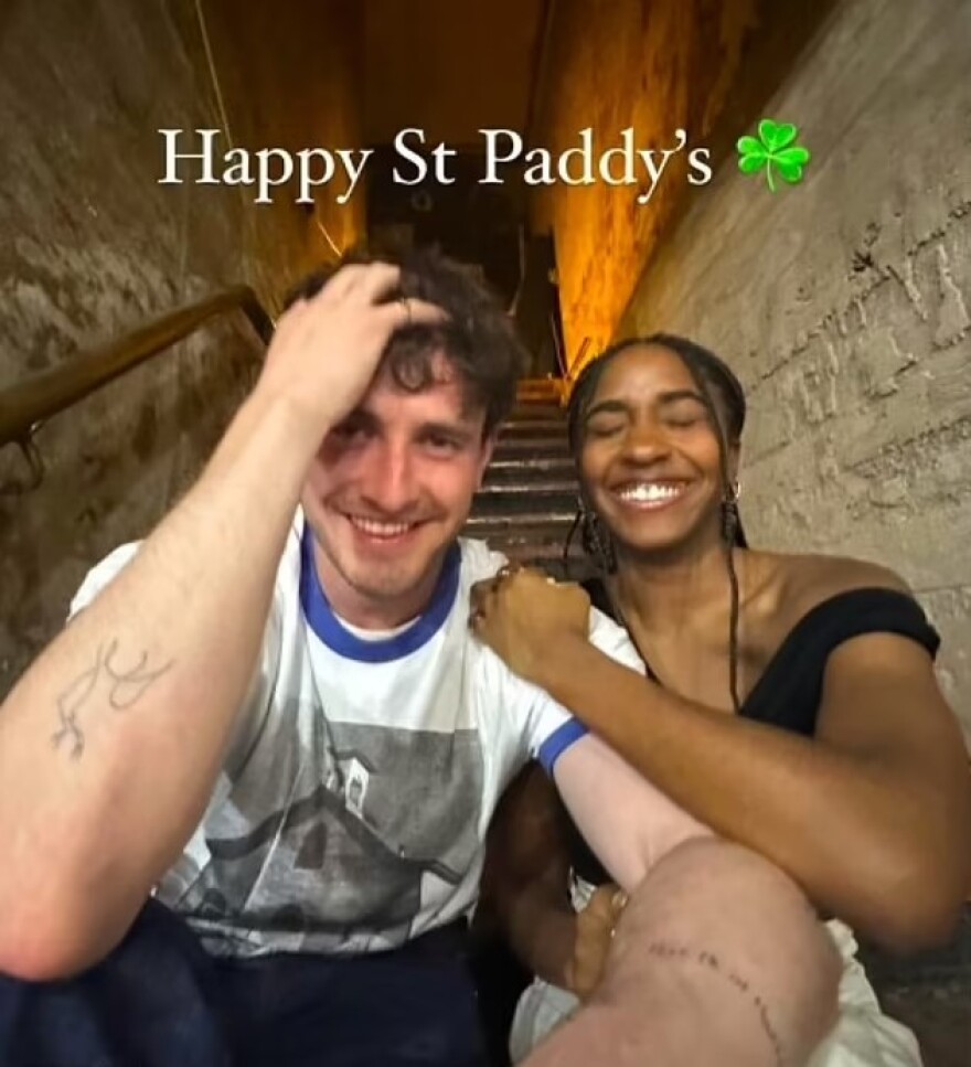 Πολ Μέσκαλ: Ανέβασε φωτογραφία με την ηθοποιό από το «Bear» - Οι θαυμαστές τους θέλουν μαζί 