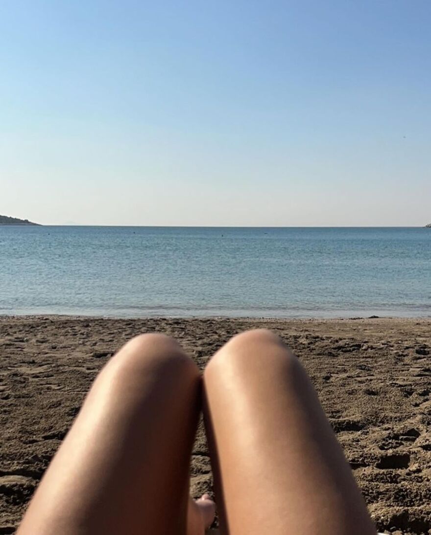 Χριστίνα Κολέτσα: Απολαμβάνει την Καθαρά Δευτέρα στη θάλασσα