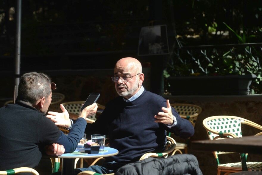 Λευτέρης Τσουκαλάς στον Δανίκα: Ο Οπενχάιμερ και όσοι συνεργάστηκαν για την ατομική βόμβα ήταν αριστεροί