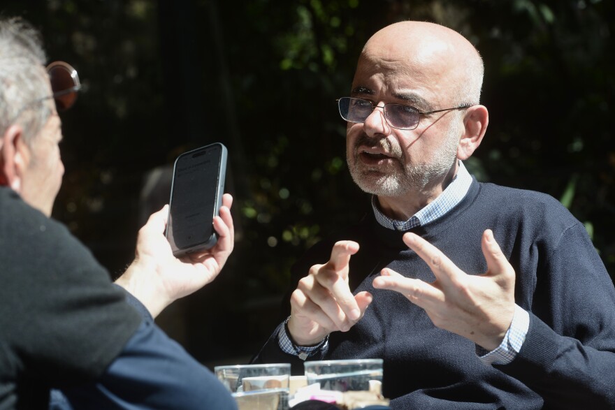 Λευτέρης Τσουκαλάς στον Δανίκα: Ο Οπενχάιμερ και όσοι συνεργάστηκαν για την ατομική βόμβα ήταν αριστεροί