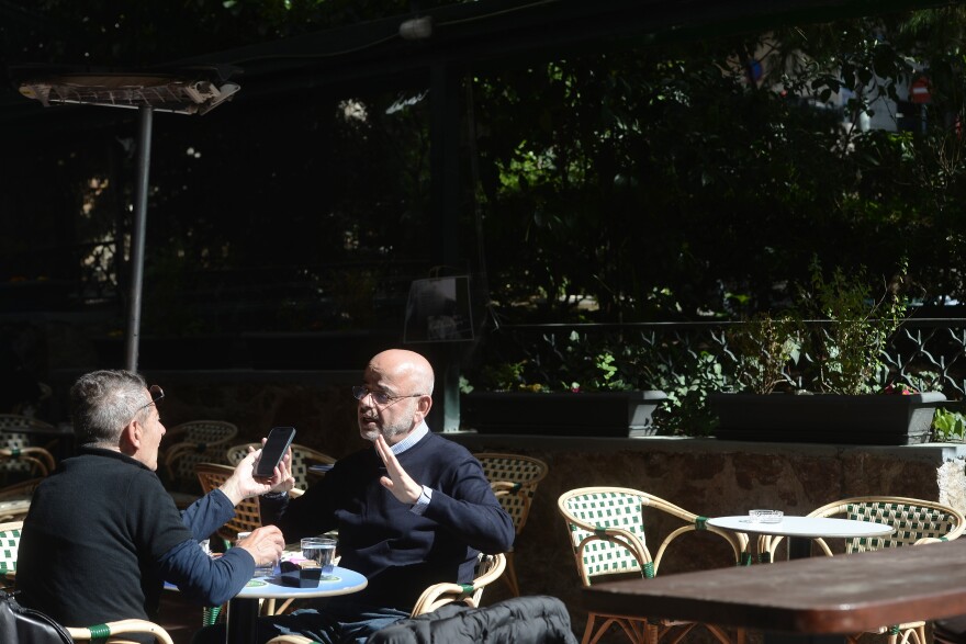 Λευτέρης Τσουκαλάς στον Δανίκα: Ο Οπενχάιμερ και όσοι συνεργάστηκαν για την ατομική βόμβα ήταν αριστεροί