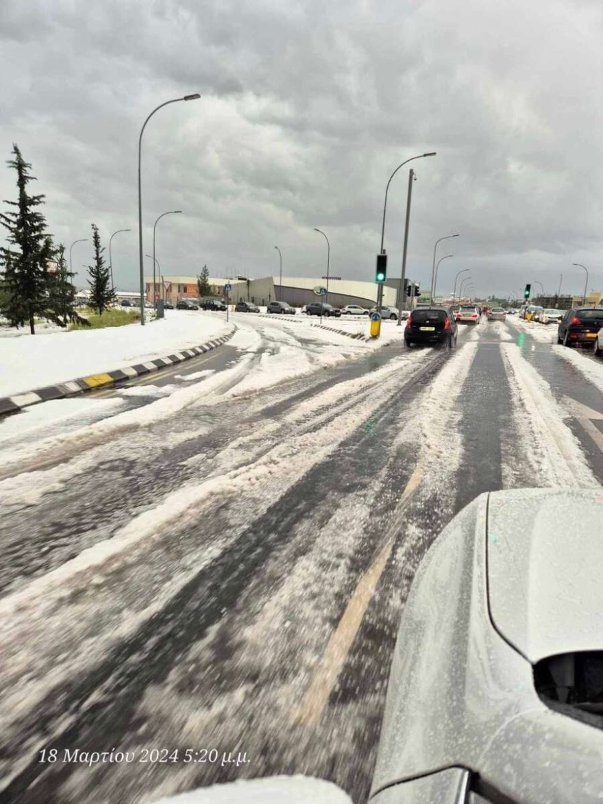 Κύπρος: Χαλαζοθύελλα άσπρισε τα πάντα στη Λευκωσία – Δείτε βίντεο και φωτογραφίες